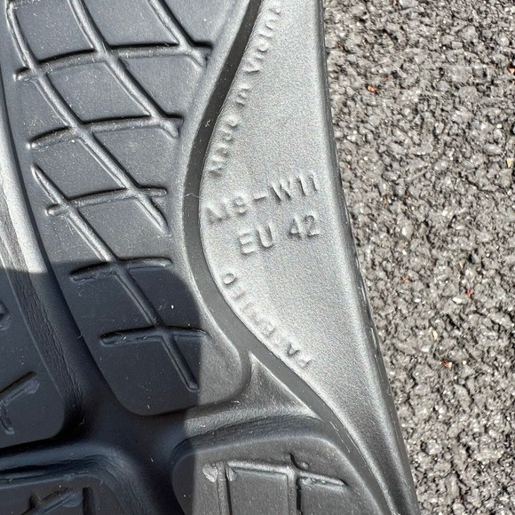 Oofos OOahh Slide Sandal Recovery Padded Shoe Black Size Men's 9 Women's 11 US - Picture 5 of 5